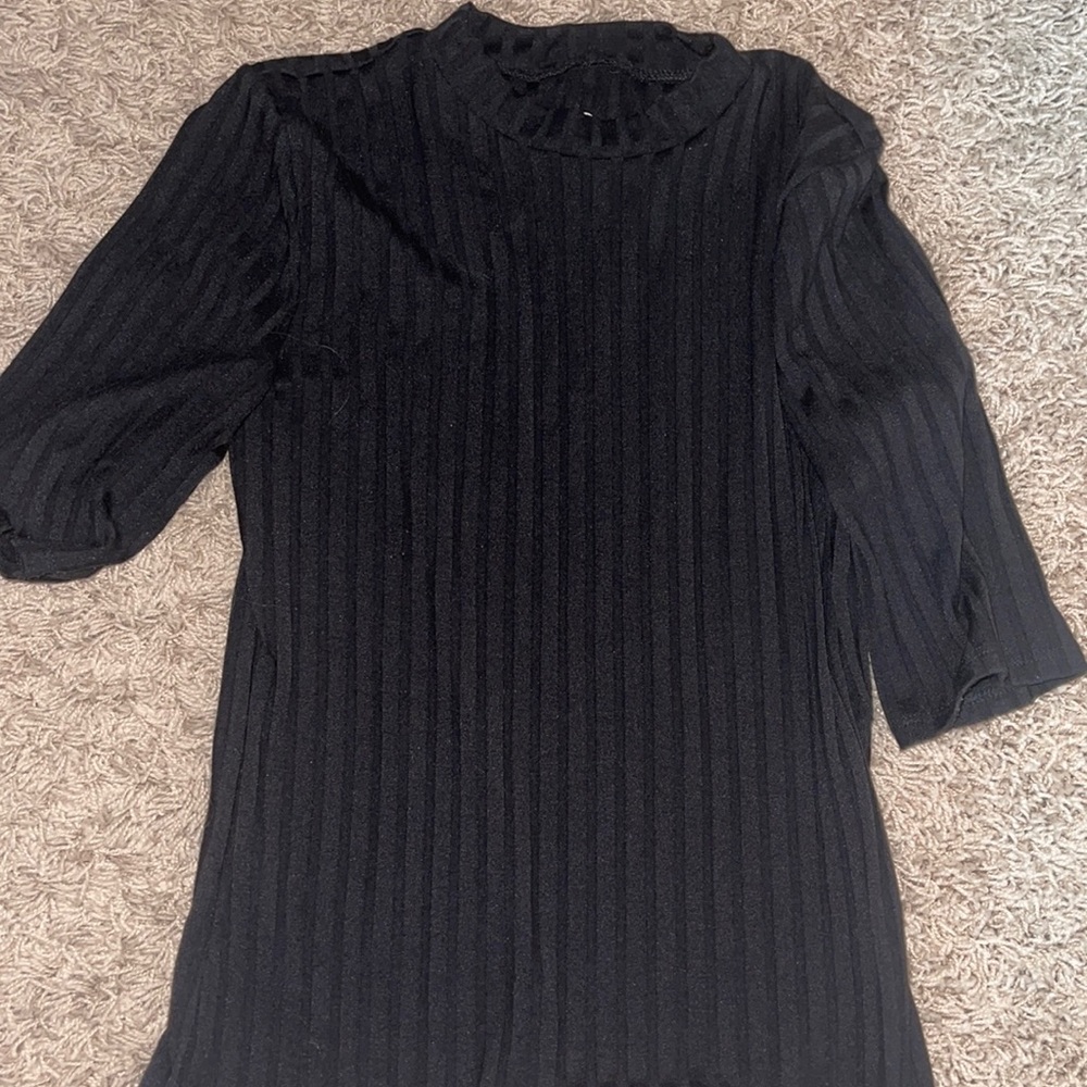 Lightweight Hollister sweater